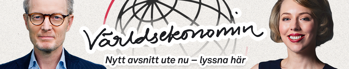 Banner för podcastserien Världsekonomin med två värdar och texten "Nytt avsnitt ute nu – lyssna här"