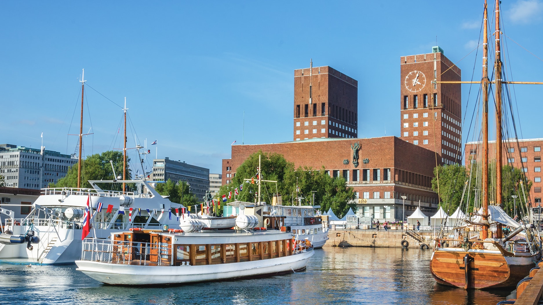 Vy över Oslo rådhus.