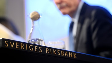 Genant för Riksbanken att behöva fråga om pengar