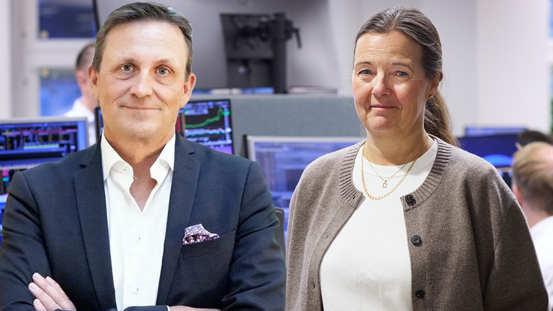 Två personer står tillsammans i en modern kontorsmiljö med datorskärmar i bakgrunden.