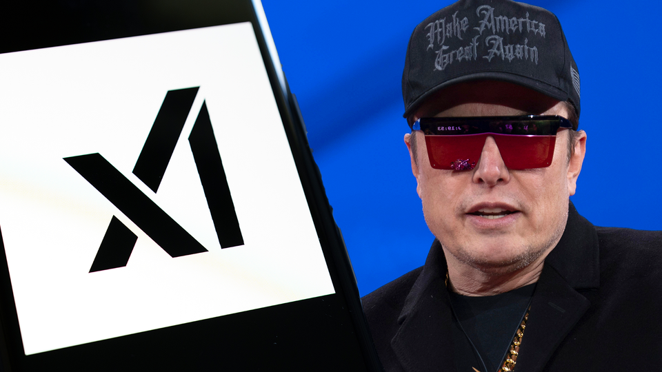 Elon Musk till höger och xAI logga till vänster.