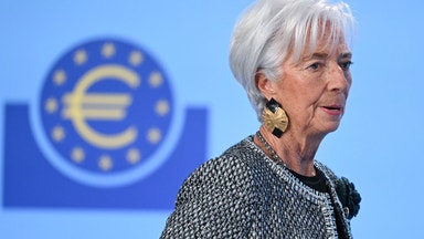 ECB-chefen: Dolda risker kan slå mot tillväxten