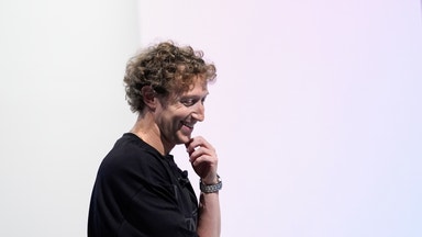 Zuckerberg världens näst rikaste – passerar Bezos