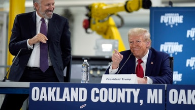 Tullar och halvledare i fokus för nya ministern