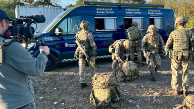 Gotländsk passkontroll för brittiska fallskärmsjägare