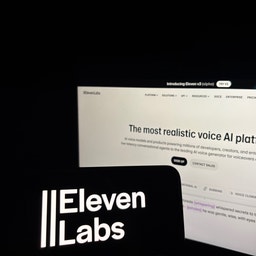Skärmbild av ElevenLabs webbplats med logotypen och texten 'The most realistic voice AI platform'