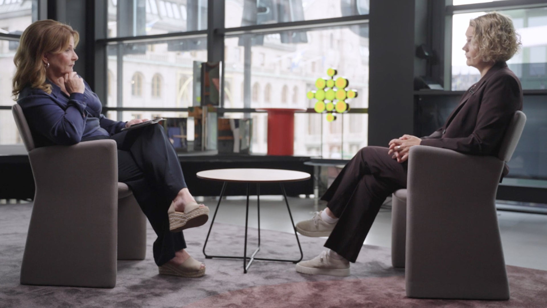 Anna Hedenmo intervjuar Centerpartiets partiledare Anna-Karin Hatt.