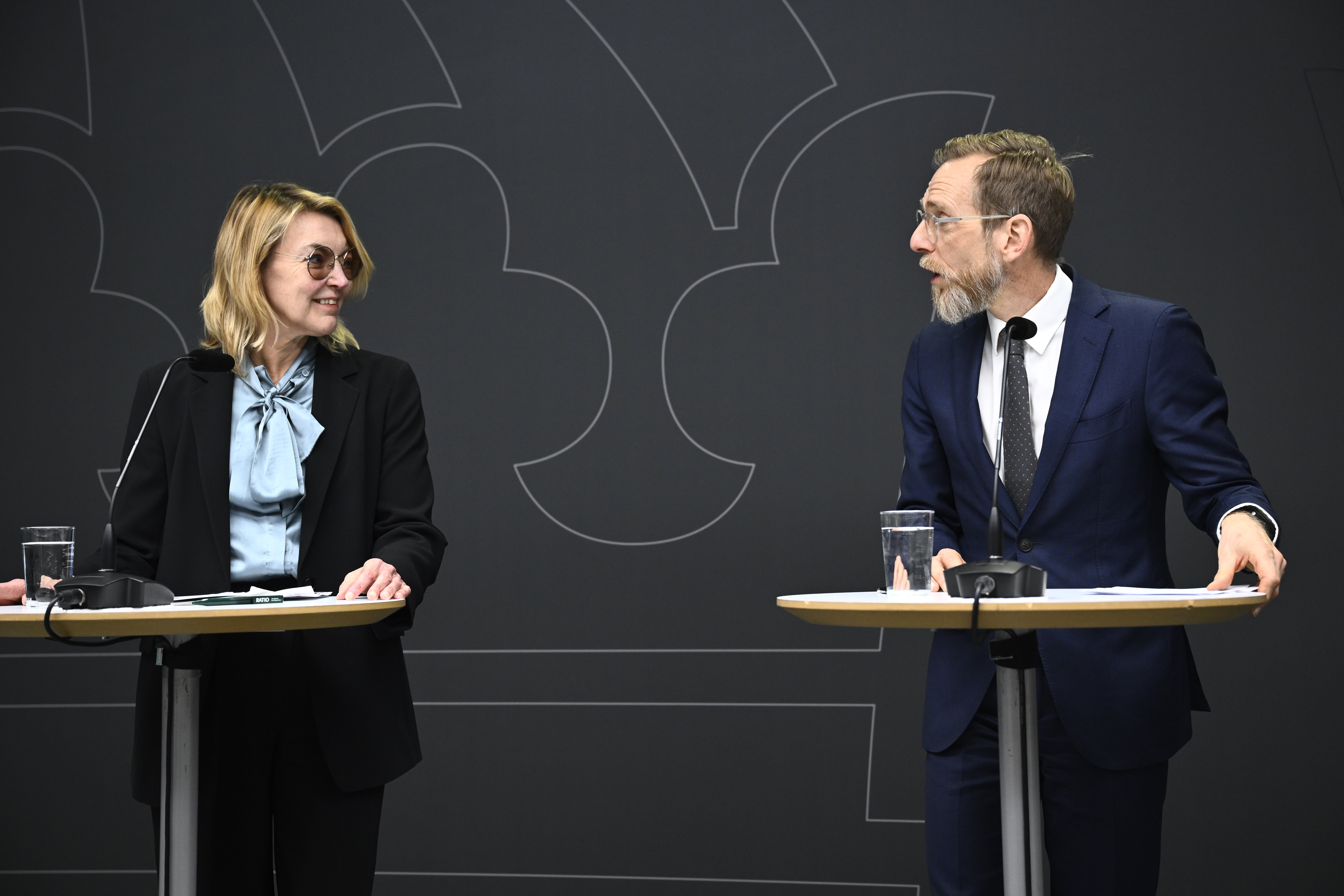 Socialminister Jakob Forssmed (KD) och utredaren Åsa Hansson