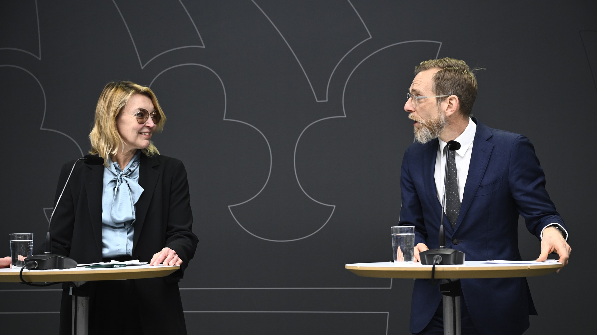 Socialminister Jakob Forssmed (KD) och utredaren Åsa Hansson