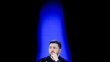 Zelenskyj sparkar arméchef efter protester
