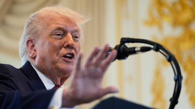 Donald Trump inför nya globala tullar