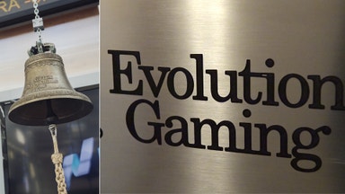 Blankarna lämnar – analytikern: Då vänder det för Evolution