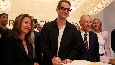 Sebastian Siemiatkowski vill flytta hela sitt innehav till Flat