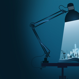 Skrivbordslampa lyser upp en stadssilhuett som stiger upp från en öppen bok med flygande papper i luften.