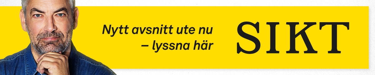 Gul banderoll med man och text "Nytt avsnitt ute nu – lyssna här SIKT"