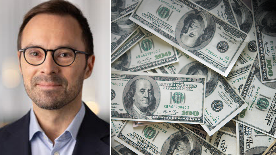 Carl Hammer och en hög med hundradollarssedlar.