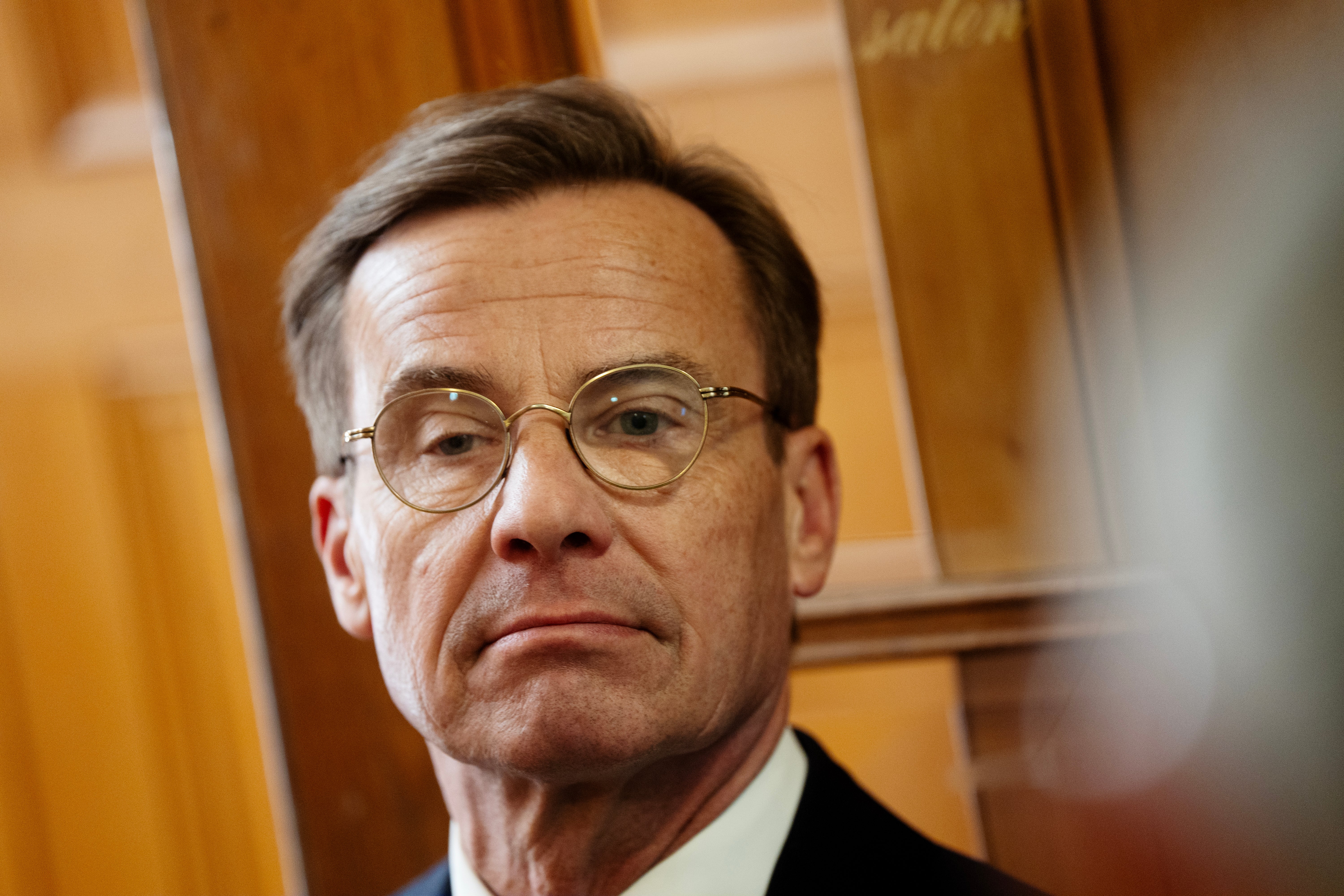 Statsminister Ulf Kristersson (M) beklagar USA:s dieselavtal med Ryssland och efterlyser ökad press på Moskva genom nya EU-sanktioner.