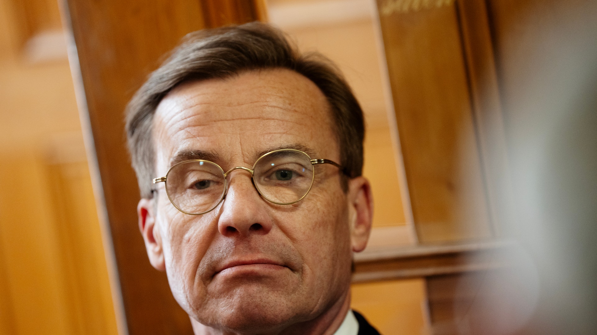 Statsminister Ulf Kristersson (M) beklagar USA:s dieselavtal med Ryssland och efterlyser ökad press på Moskva genom nya EU-sanktioner.
