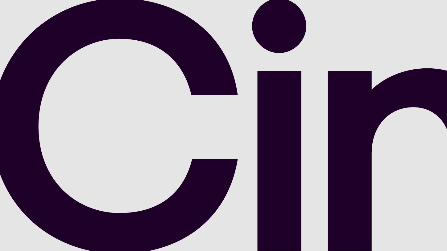 Cint-logotypen, ett företagsnamn skrivet i mörkblå bokstäver