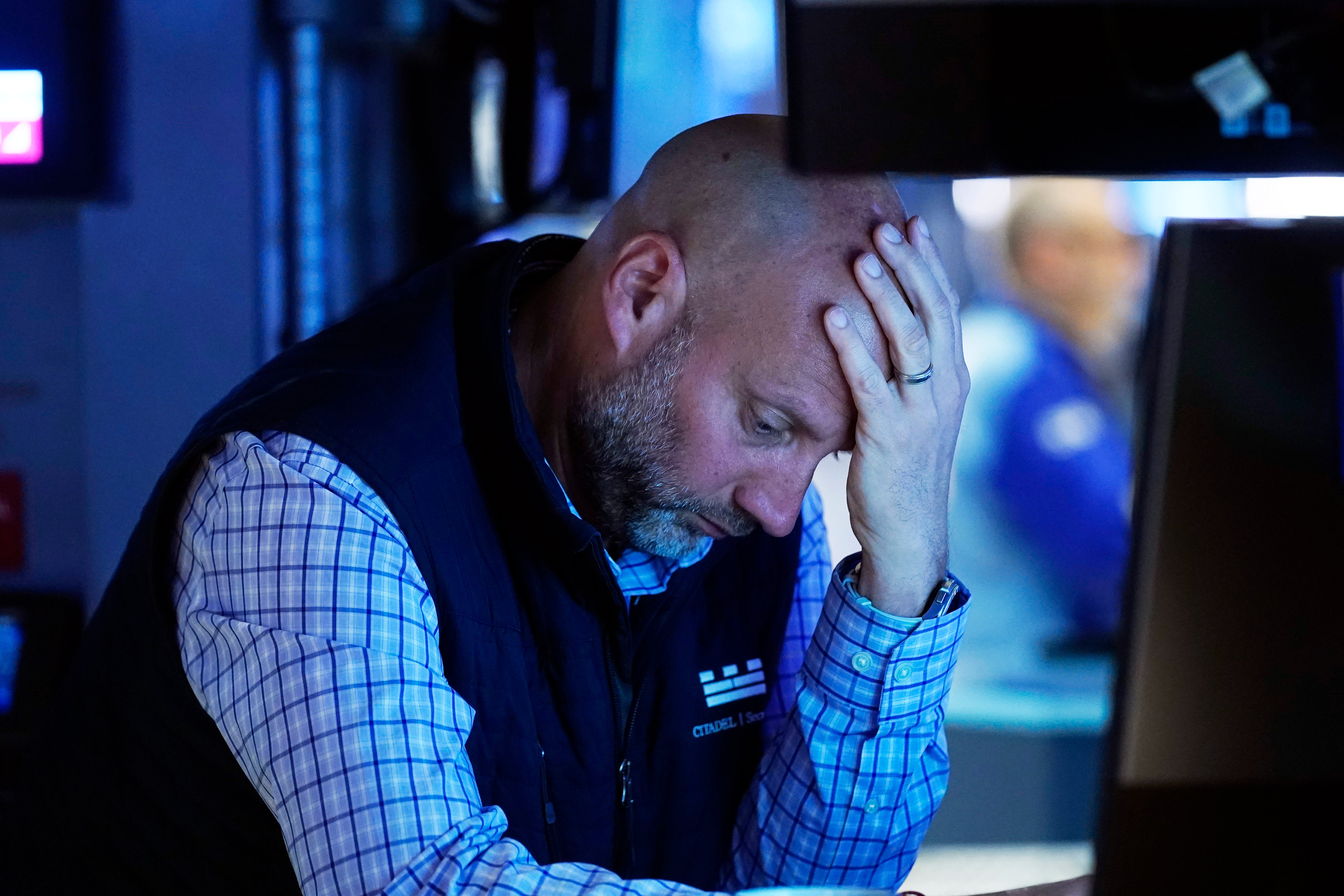 Börsmäklare på Wall Streets handlargolv. 