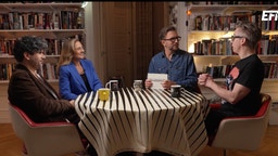 Mörkare tider – mörkare flagga?