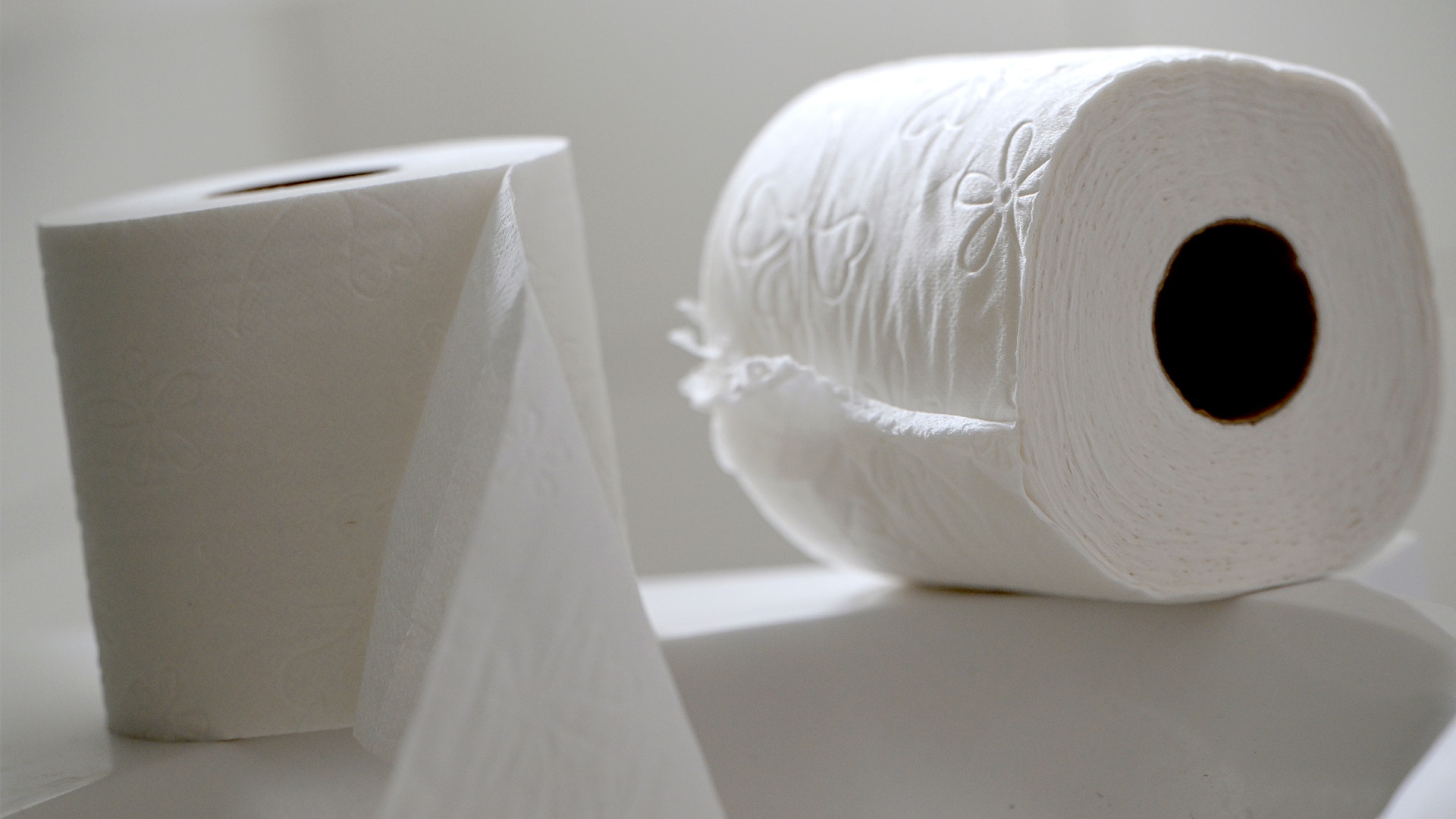 Toalettpapper - en rulle och en påse
