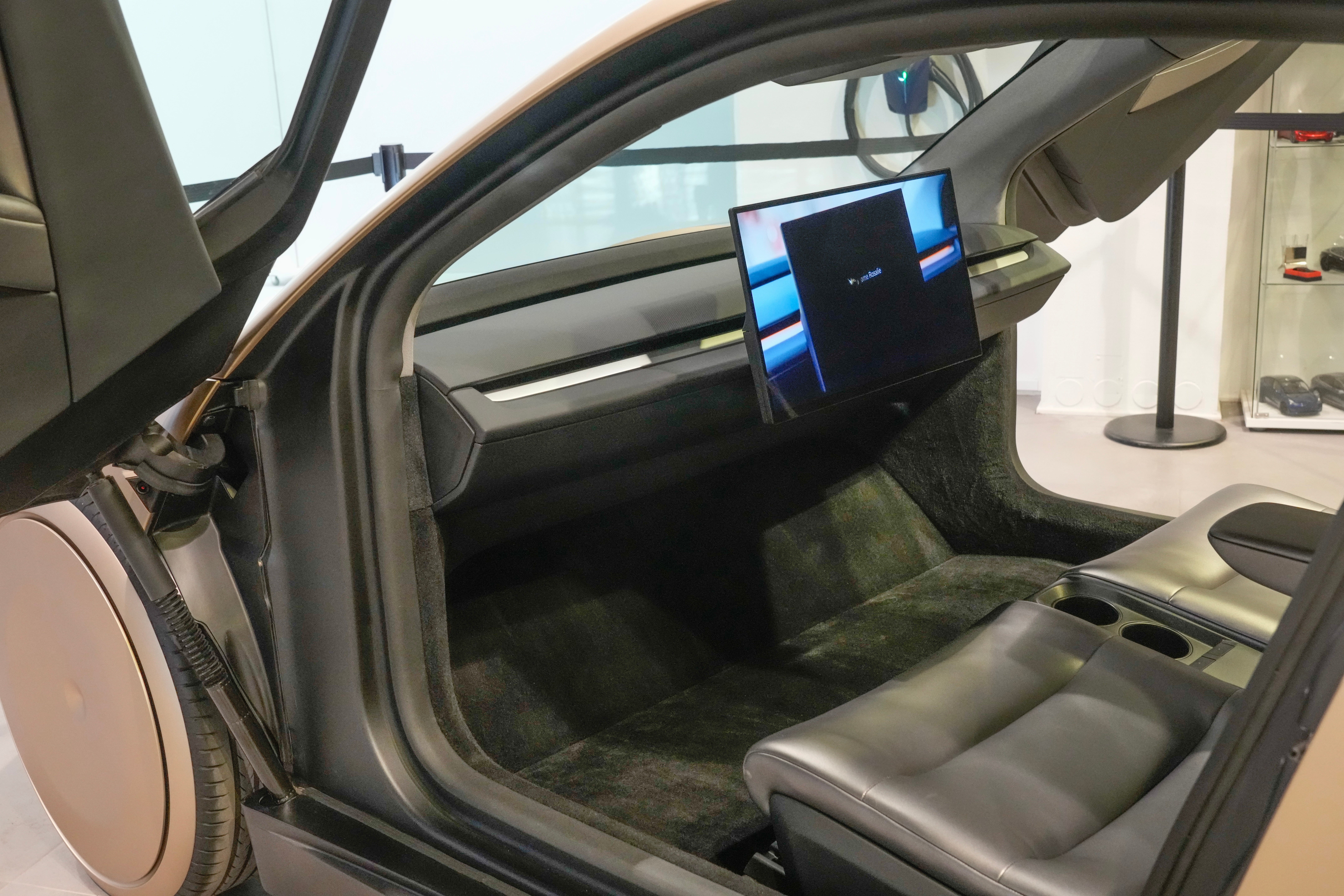 Tesla svänger om robotaxin – kan lägga till ratt