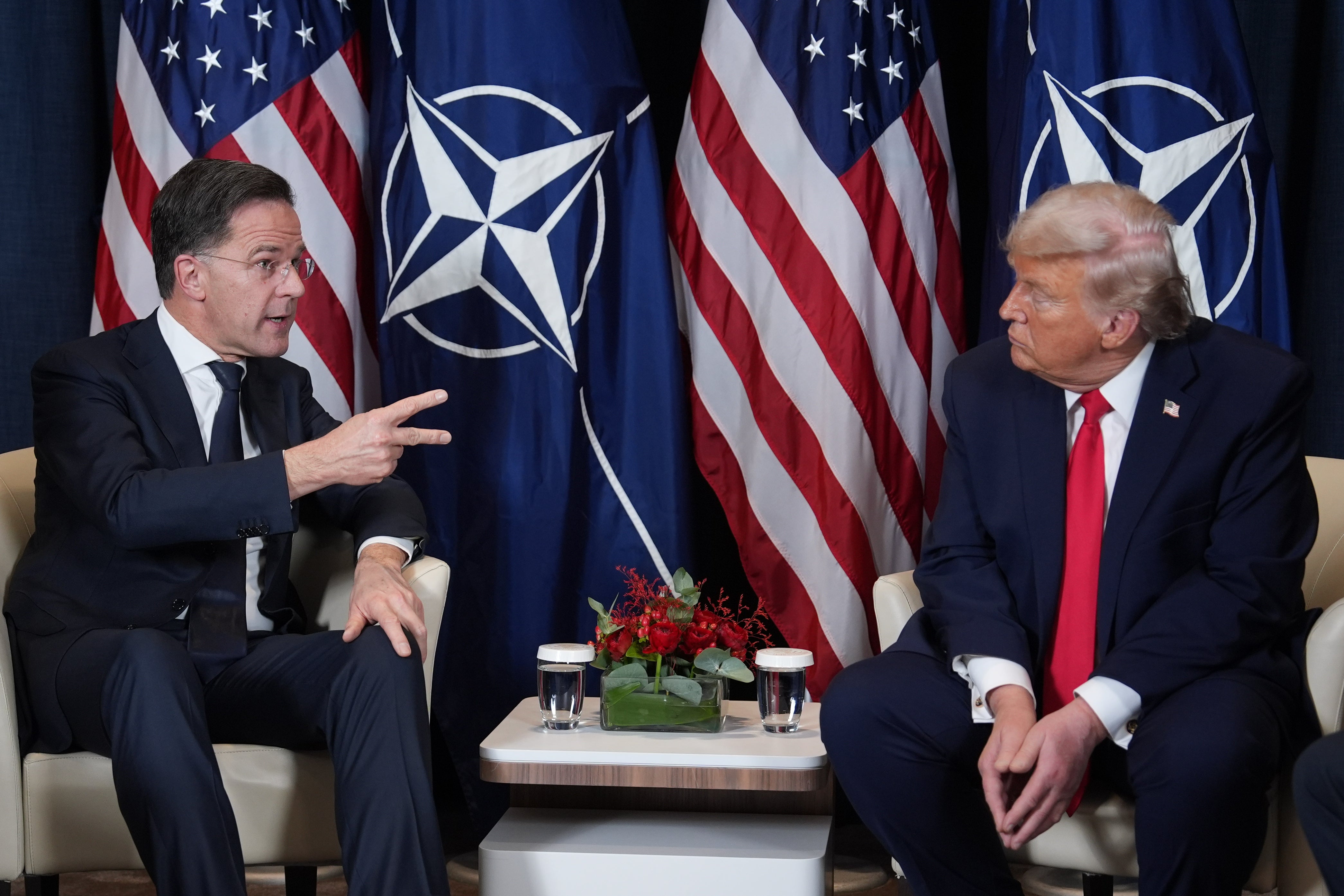 Mark Rutte, Natos generalsekreterare och USA:s president Donald Trump möttes i Davos