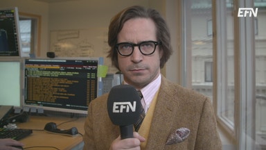 Oenig riksbank höjer räntan