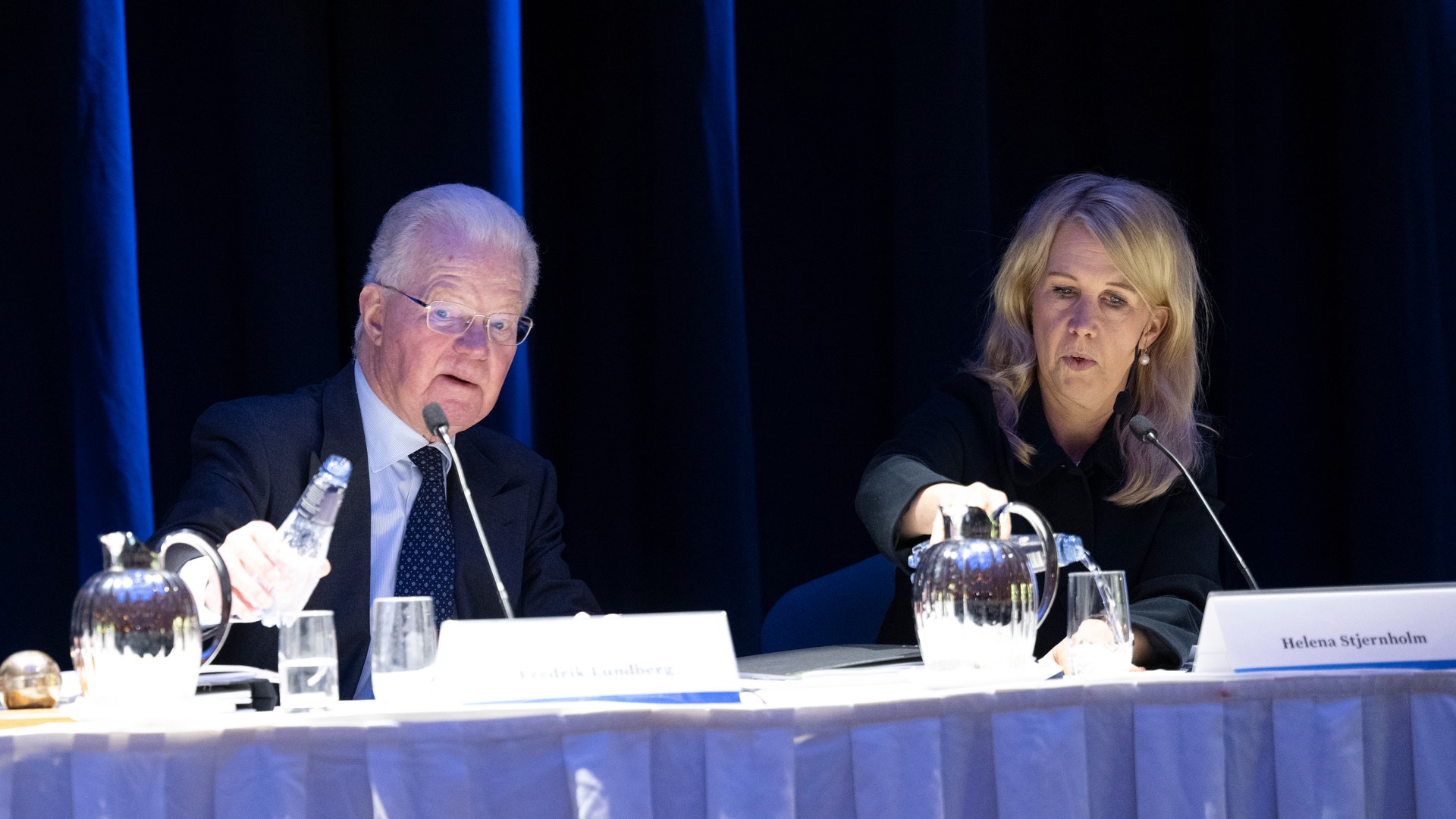 Fredrik Lundberg och Helena Stjernholm.