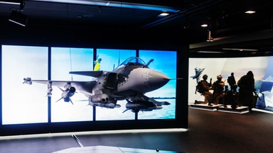 Saab rusar på rapport – Electrolux rasar