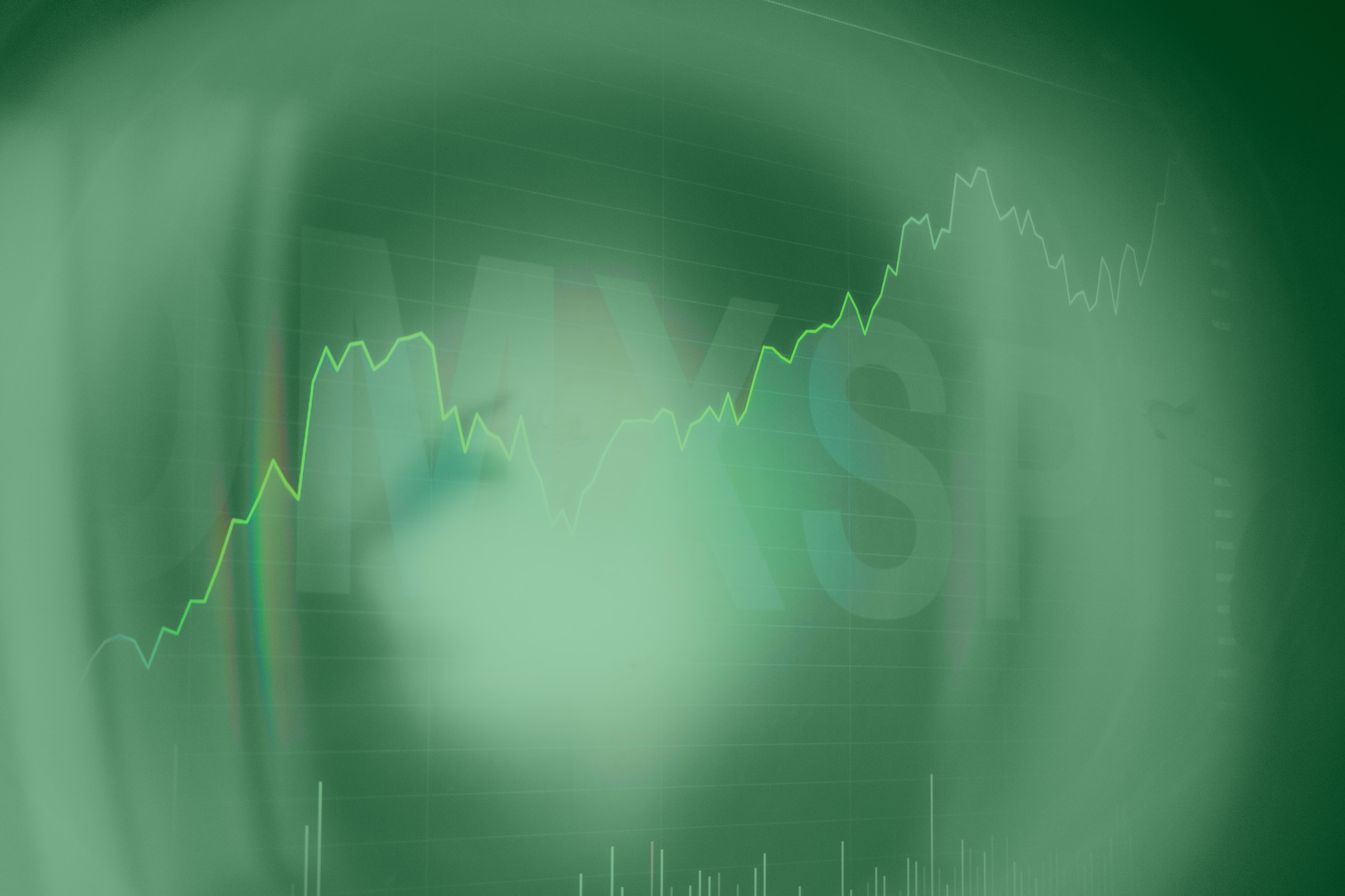 Grafisk illustration av aktiemarknad med stigande trendlinje och finansiell data på grön bakgrund