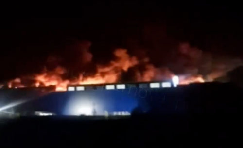 Bilder från sociala medier uppges visa lågor efter attacken mot datacentret. 