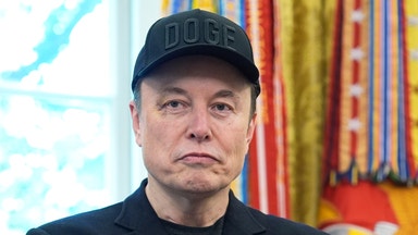 Tesla rasar i förhandeln – efter Musks ord