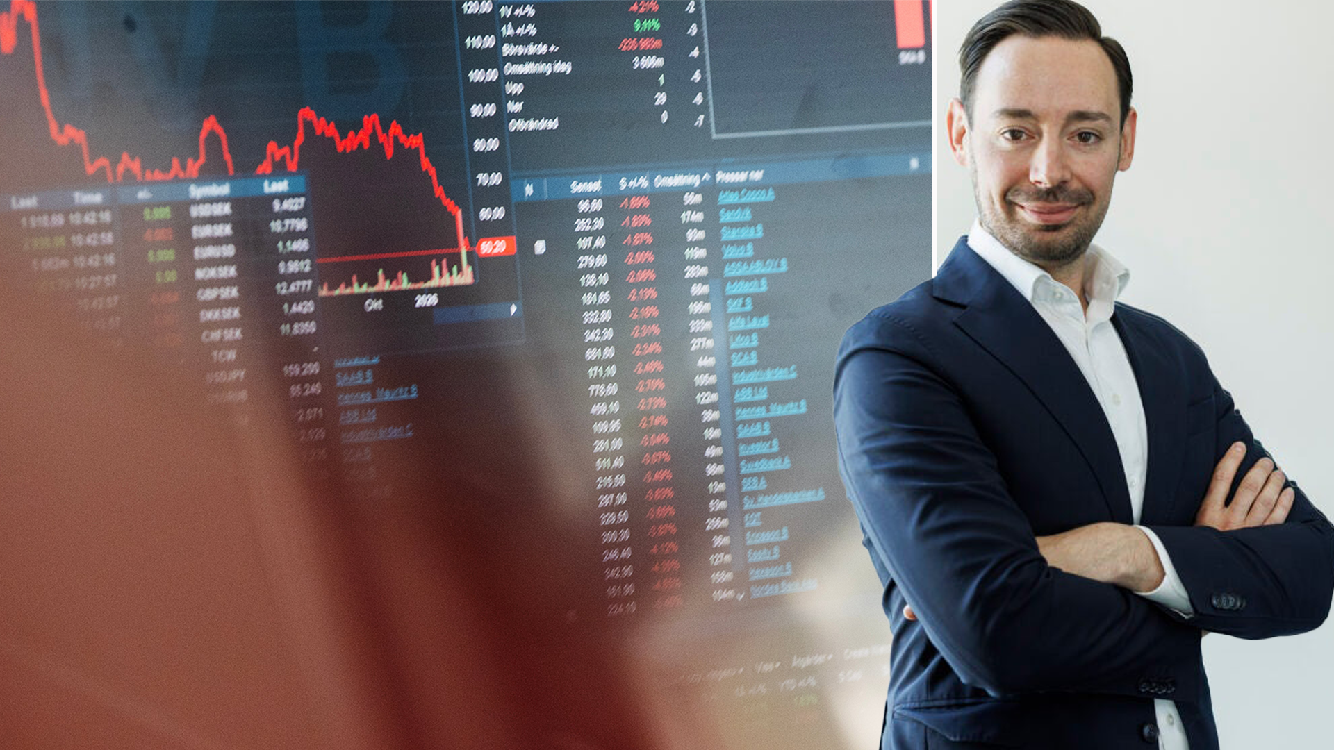 Man i mörkblå kostym står med armarna i kors framför finansiella grafer och börsdata.