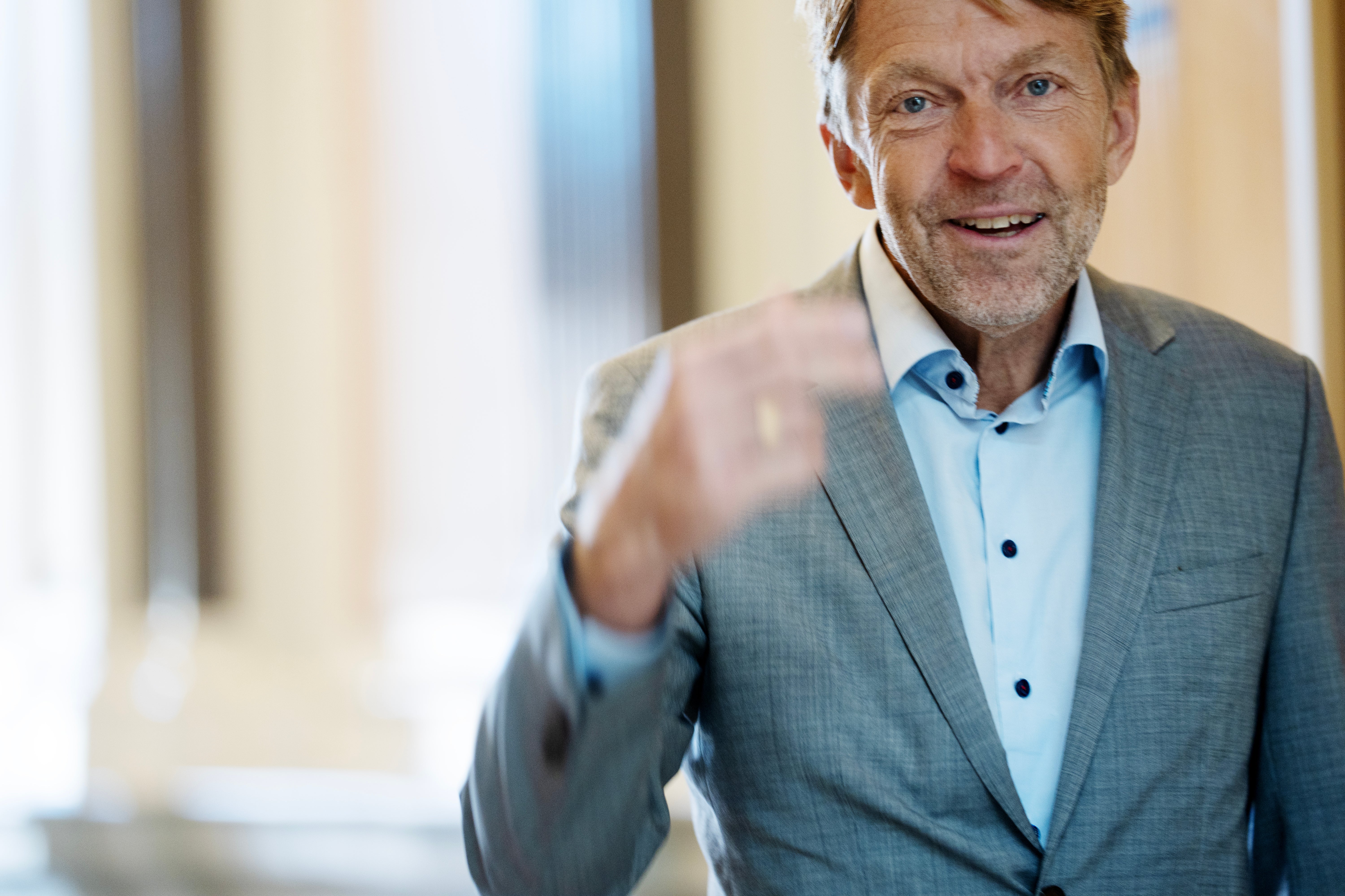 Stefan Sundblom, förvaltare på Swedbank Robur, säger att det gäller att hitta vem som tillverkar spadarna bland småbolagen.