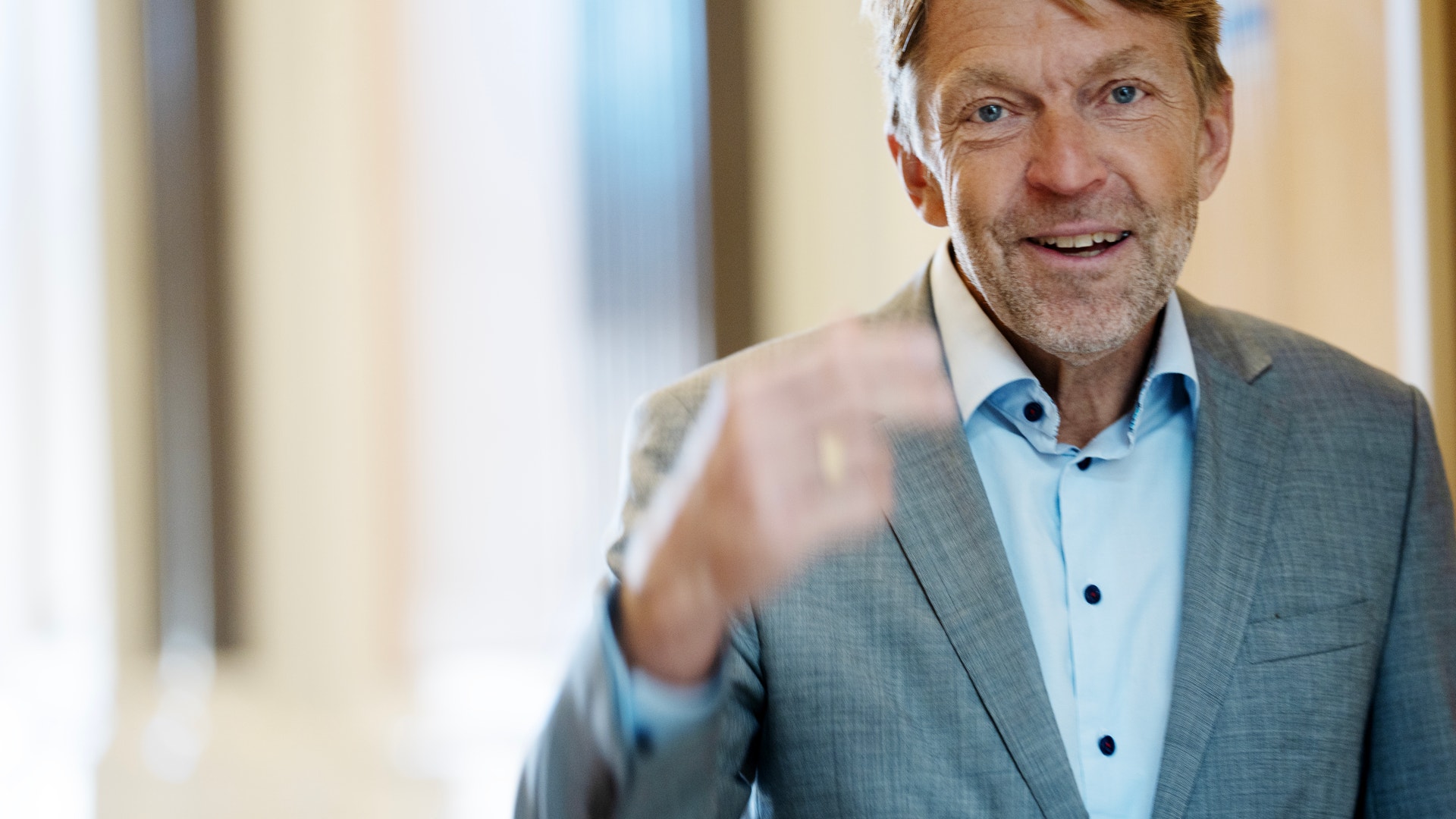 Stefan Sundblom, förvaltare på Swedbank Robur, säger att det gäller att hitta vem som tillverkar spadarna bland småbolagen.