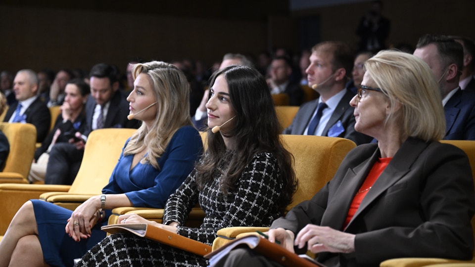 Ebba Busch, Romina Pourmokhtari och Elisabeth Svantesson.