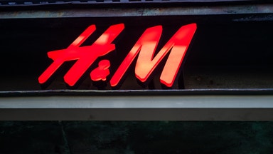 Familjen Persson tankar H&M-aktier för 500 miljoner