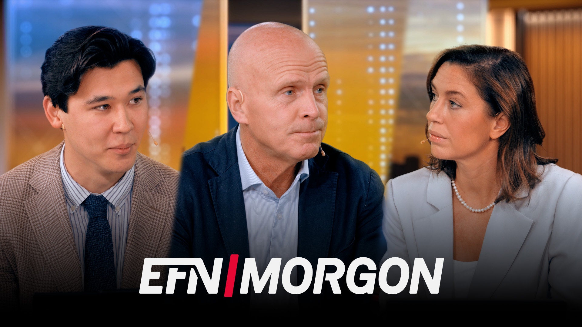 Tre personer i studion för EFN Morgon, två män och en kvinna, under en intervju.