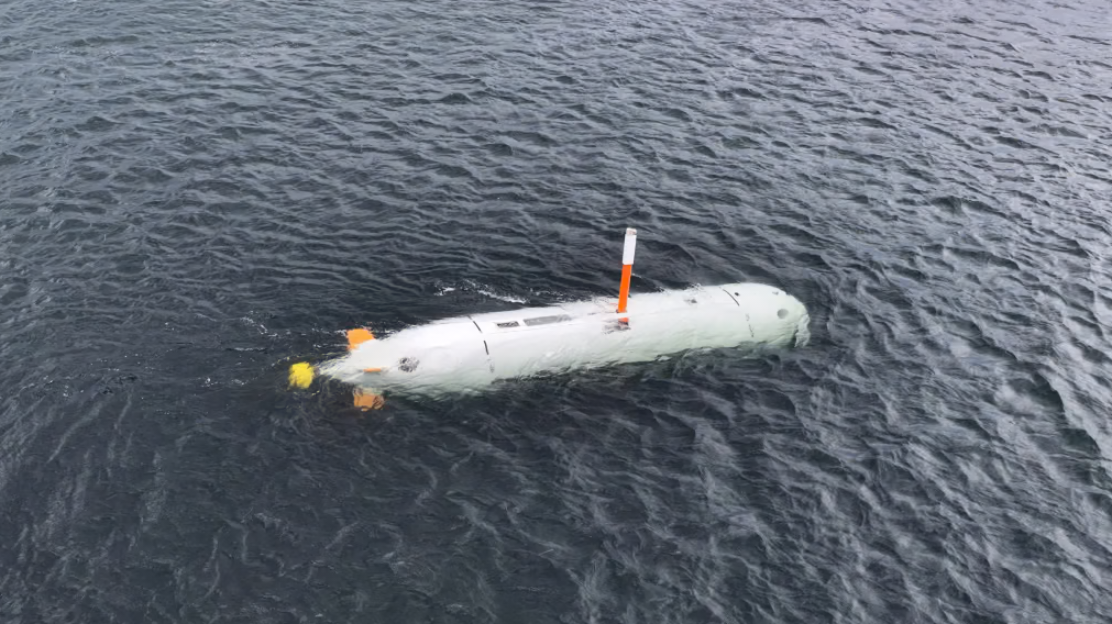 Saab, FMV och Försvarsmakten har sjösatt en obemannad undervattensfarkost. 