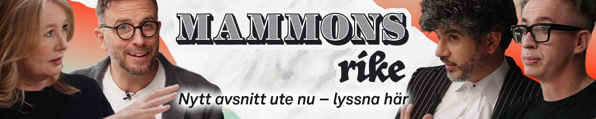 Bannerbild för podcastserien Mammons rike med fyra personer och texten "Nytt avsnitt ute nu – lyssna här"