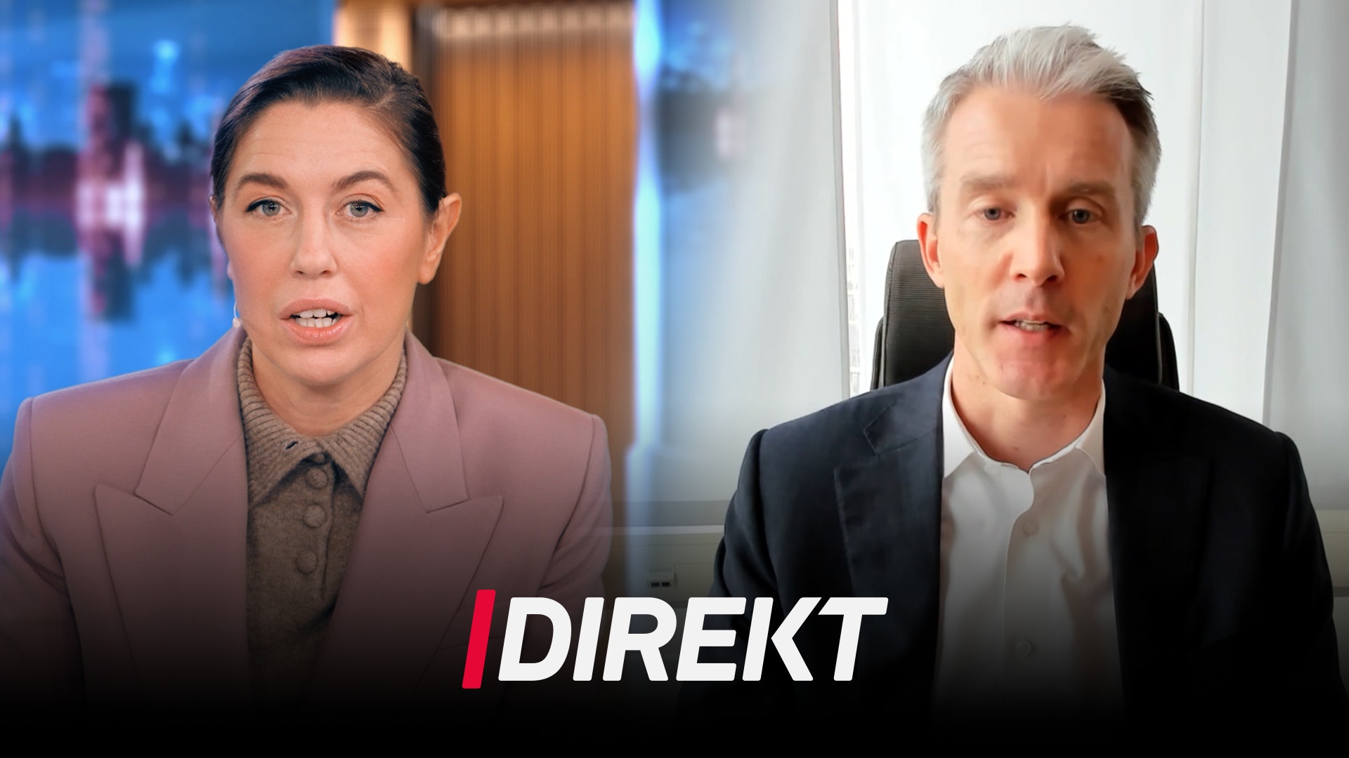 En nyhetsankare i studion intervjuar en man i kostym via länk, med Direkt-logotypen mellan dem.