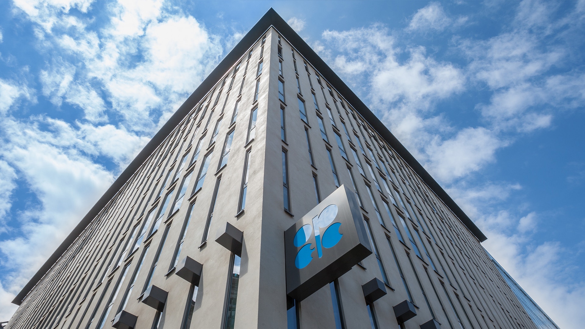 Opec reviderar upp sin prognos för oljeefterfrågan i år.
