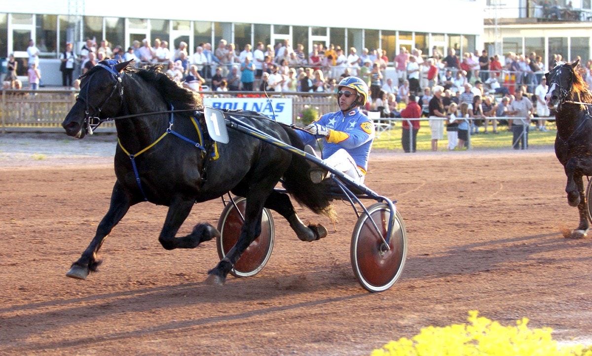 Fyrfaldige miljonären död