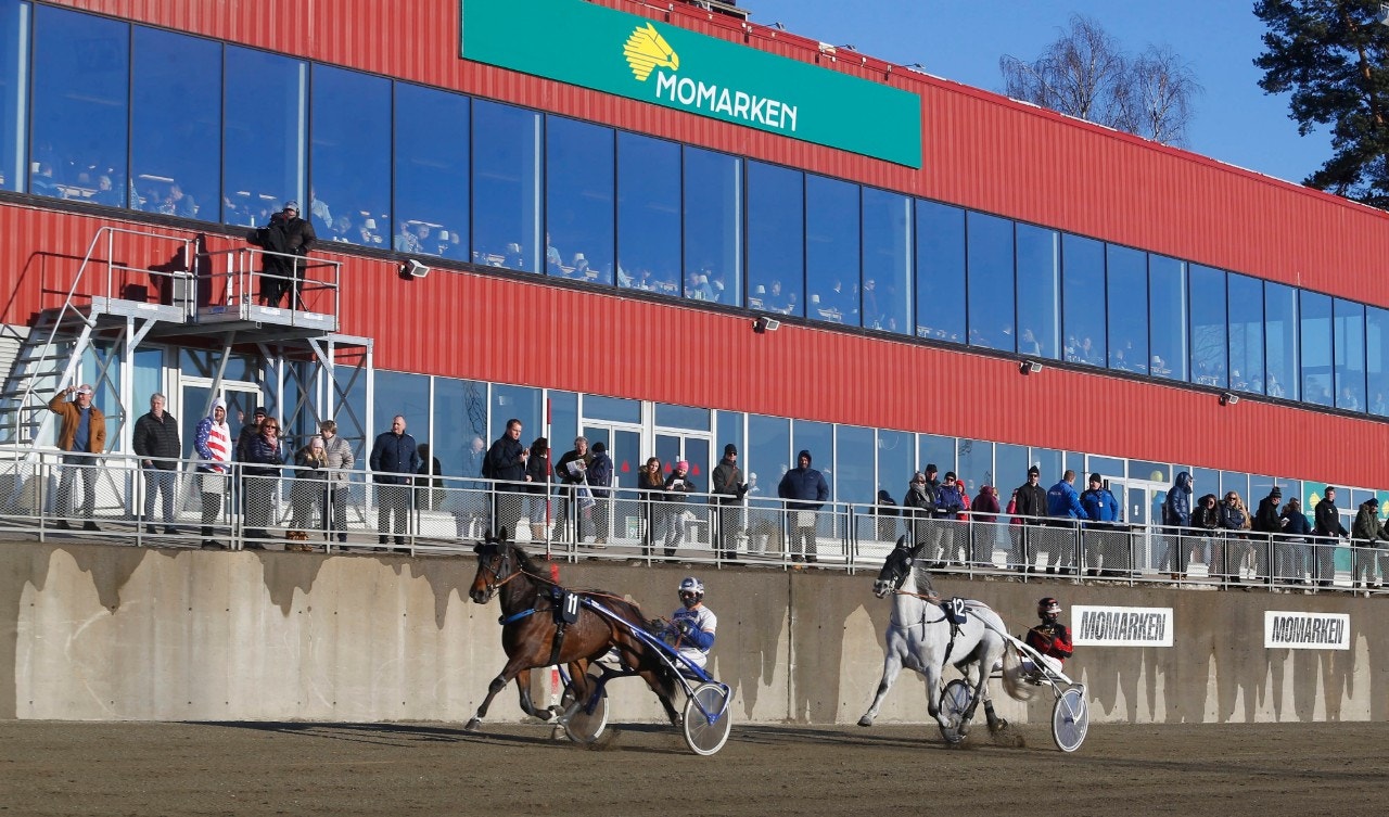Unionstravet på Momarken nästa lördag kommer enbart hållas utomhus. Foto: Hanold, ALN