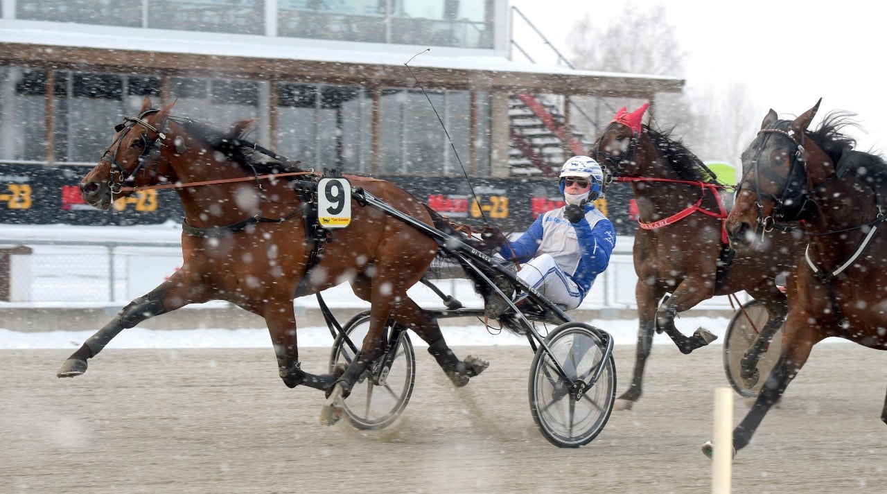 Örebro 21 februari: Hela vägen, Mellby Highball