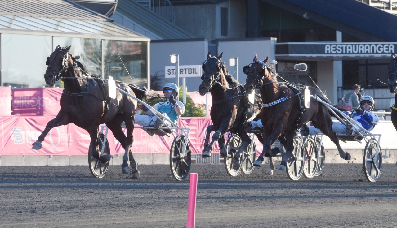 Propulsion avslutar snabbast - för att äntligen ta sin efterlängtade triumf i Elitloppet. Foto: Leif Norberg, ALN