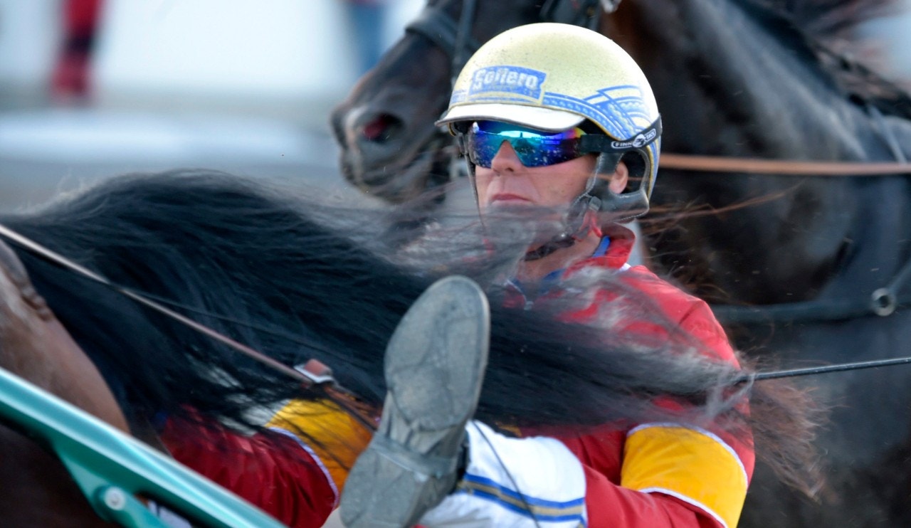 Björn Goop i segertagen på Vincennes