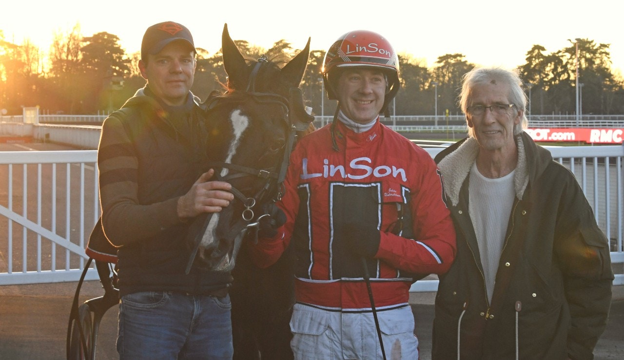 Johan Untersteiner vann på nytt med Dear Friend på Vincennes. Foto: Gerard Forni, Scoop Dyga